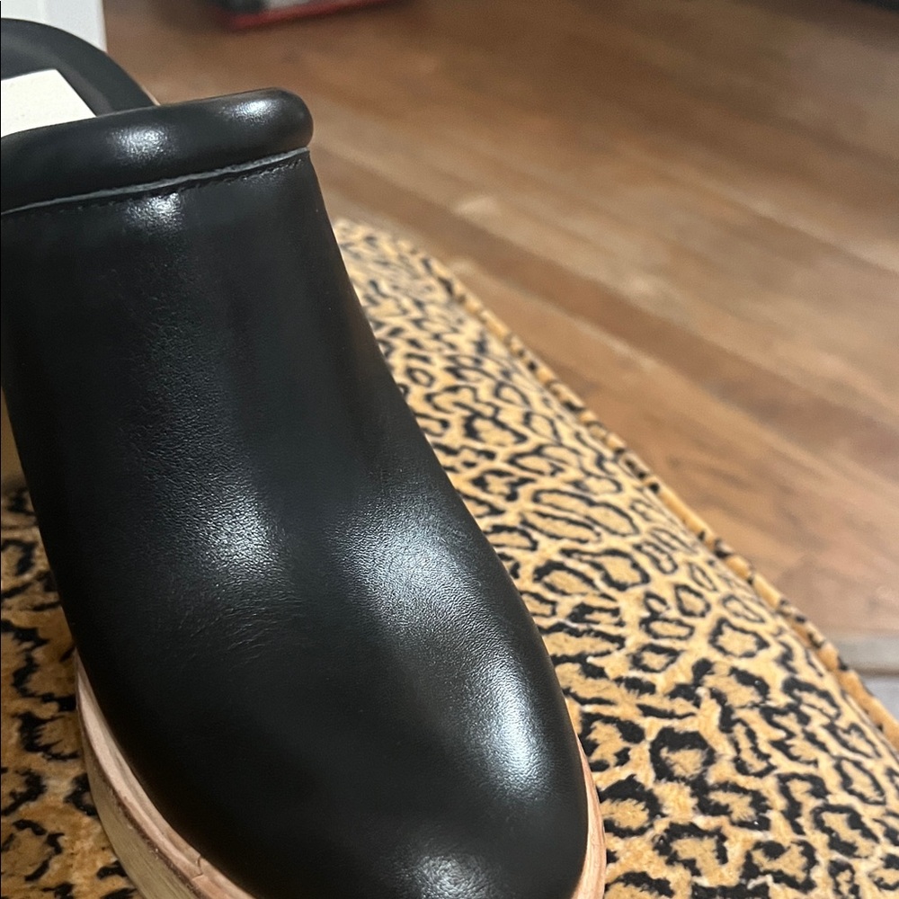 Dolce Vita Black Leather Mules with Tan Sole - Picture 13 of 14